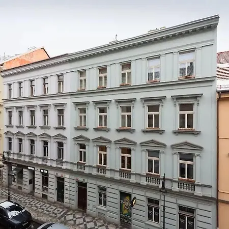 Tranquil Gem Prag