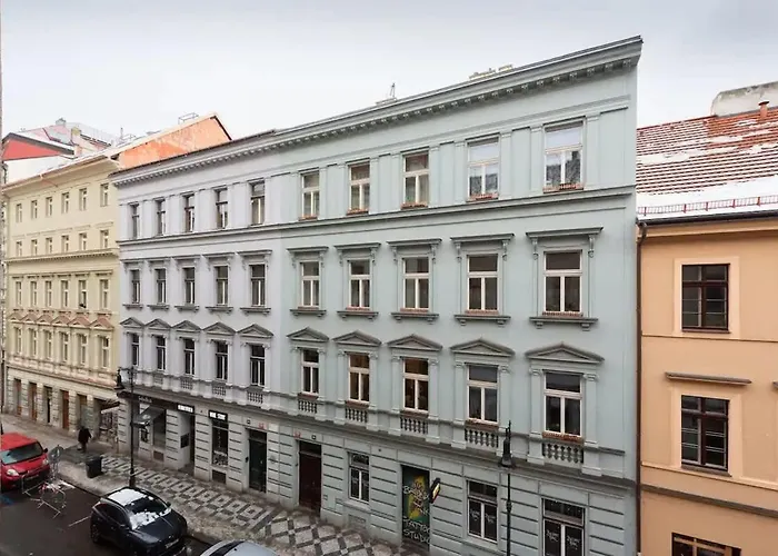 Tranquil Gem Praga